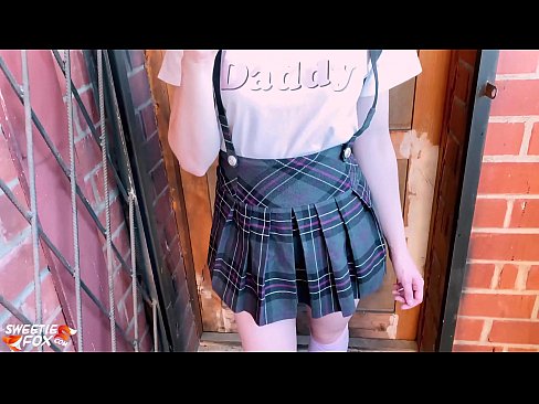 ❤️ Schoolgirl Sikini derinden Sucks ve sınıflar yerine sikikleri. ❤❌ Seks videosu bizde ️❤