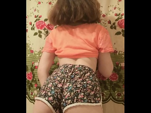❤️ seksi genç bebeğim soyunma kapalı onu şort üzerinde kamera ❤❌ Seks videosu bizde ️❤